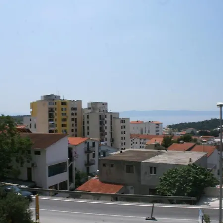 With A Parking Space - 6641 Makarska
