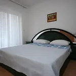 With A Parking Space - 6641 * מאקרסקה