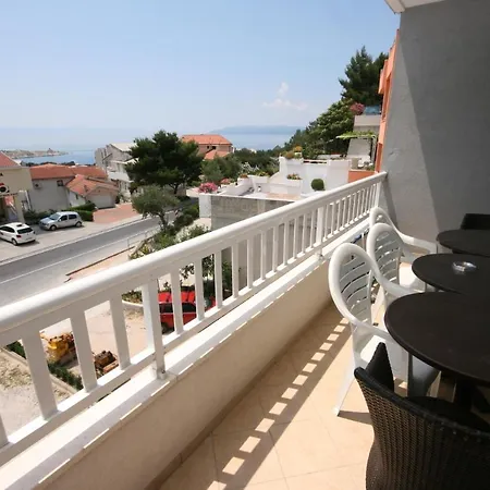 Апартаменти With A Parking Space - 6641