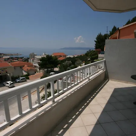 With A Parking Space - 6641 Makarska