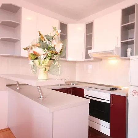 With A Parking Space - 6641 Apartman Makarska