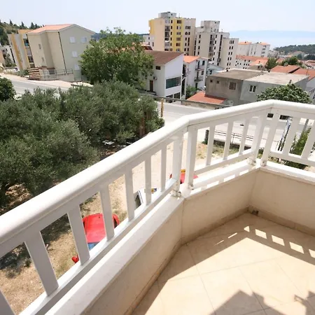 With A Parking Space - 6641 * Макарська