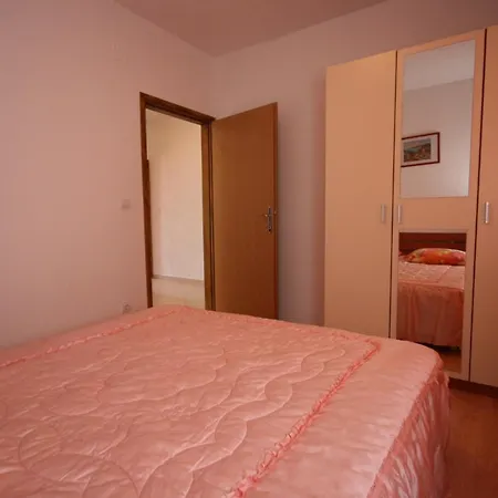 Apartman With A Parking Space - 6641