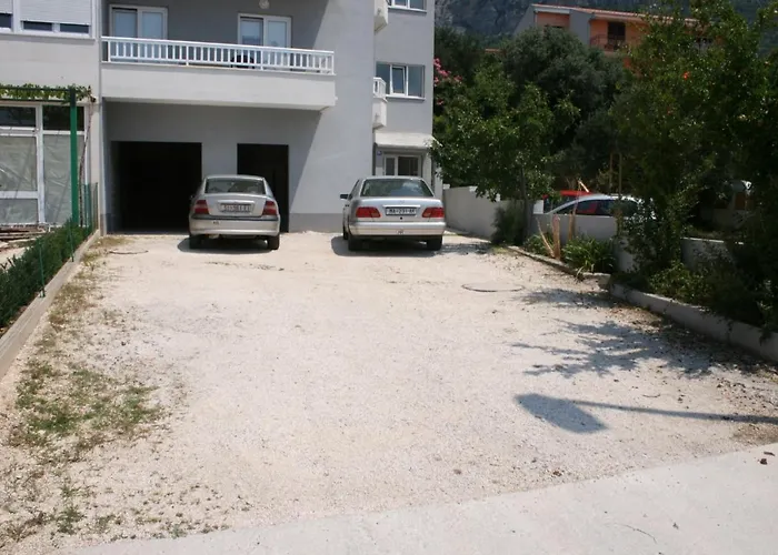 With A Parking Space - 6641 Apartman Makarska