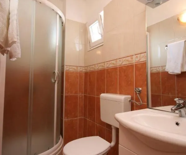 With A Parking Space - 6641