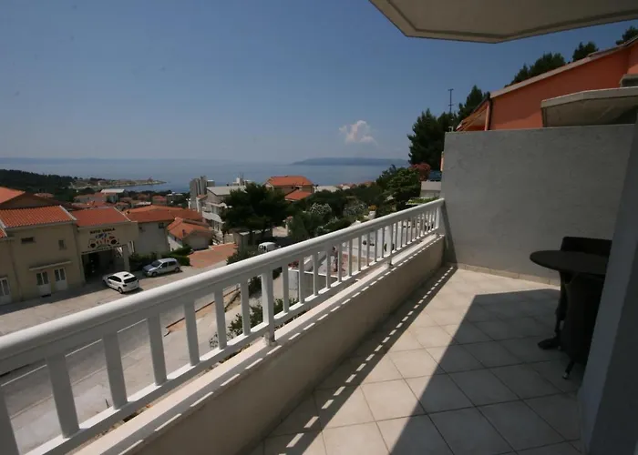 With A Parking Space - 6641 Makarska