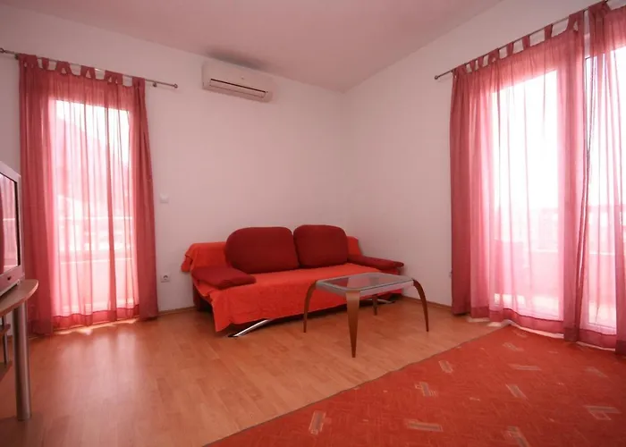 With A Parking Space - 6641 Apartman Makarska