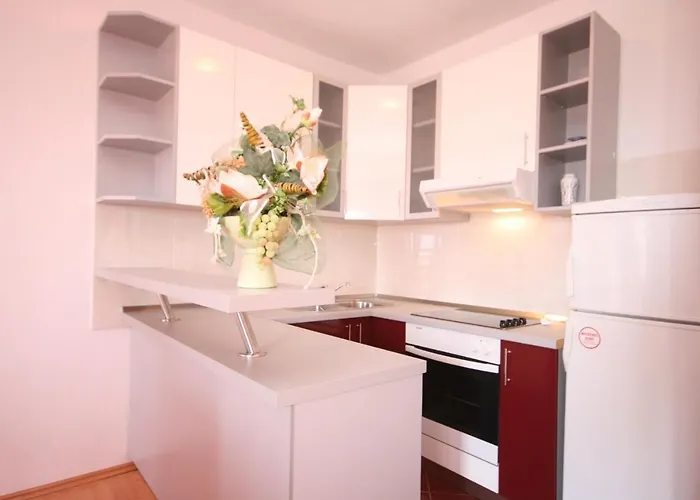 With A Parking Space - 6641 Apartman Makarska