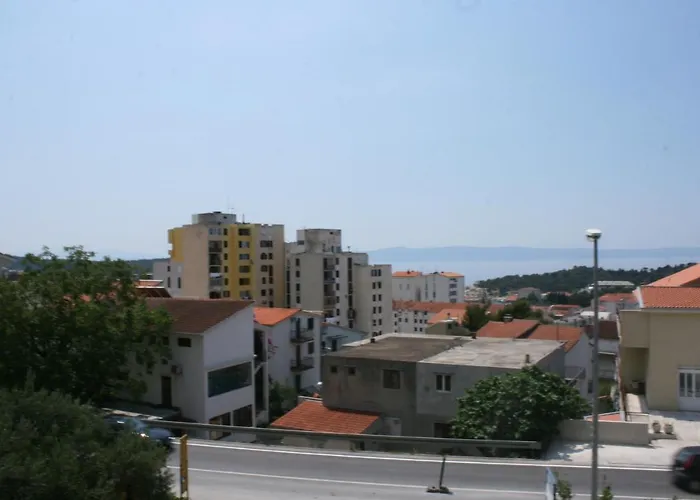 With A Parking Space - 6641 Makarska